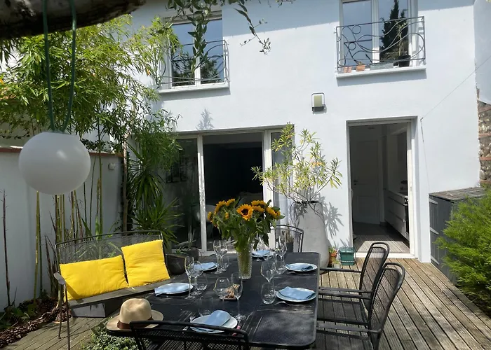 La Maison Jasmin - 8 Personnes - Parking Prive - Climatisation - Jardin Hébergement de vacances